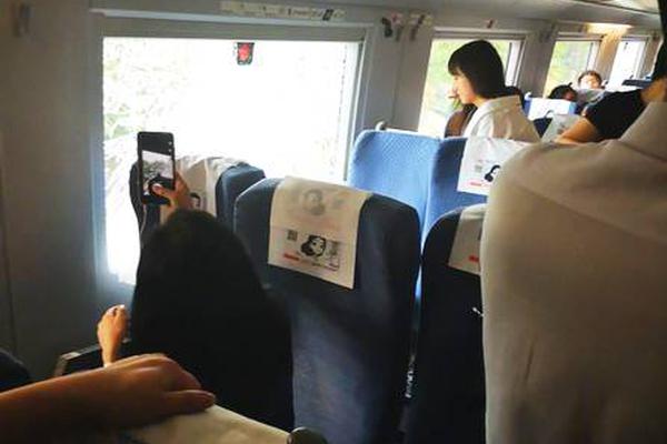 小山村“咖”位大截图0